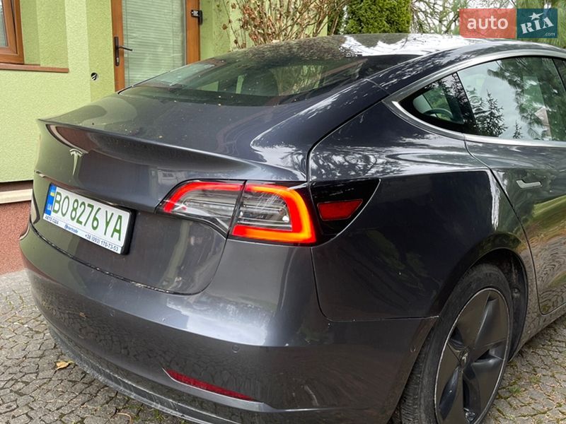 Седан Tesla Model 3 2020 в Тернополе