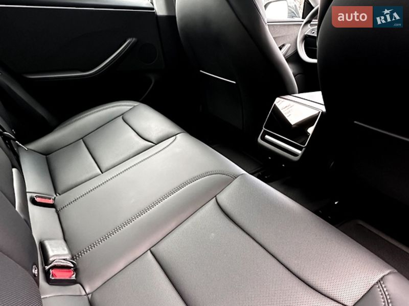 Седан Tesla Model 3 2024 в Костопілі фото 23 Седан Tesla Model 3 2024 в Костопілі