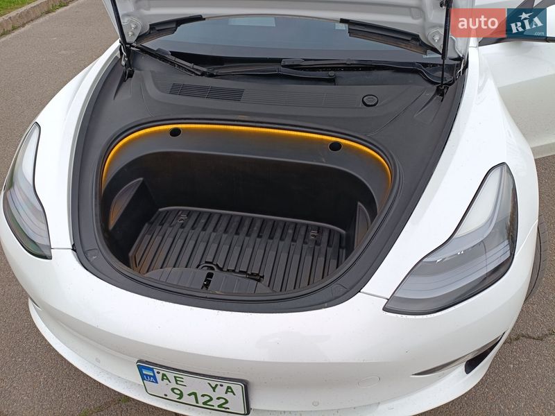 Седан Tesla Model 3 2022 в Кривому Розі