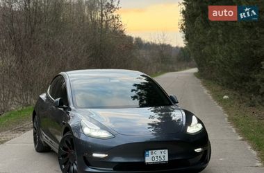 Седан Tesla Model 3 2023 в Львове
