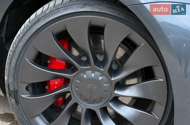 Седан Tesla Model 3 2023 в Львове