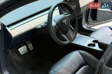 Седан Tesla Model 3 2023 в Львове