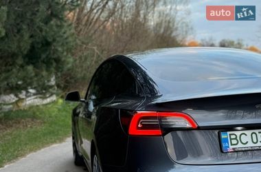 Седан Tesla Model 3 2023 в Львове