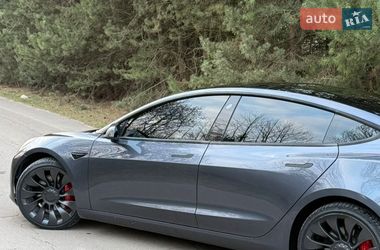 Седан Tesla Model 3 2023 в Львове