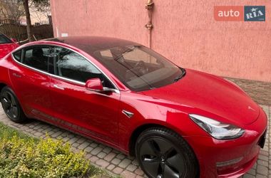 Седан Tesla Model 3 2018 в Львове