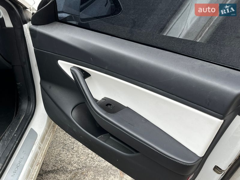 Седан Tesla Model 3 2018 в Полтаві