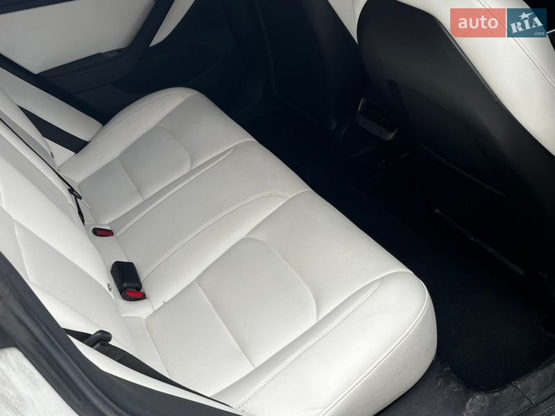 Седан Tesla Model 3 2018 в Полтаве