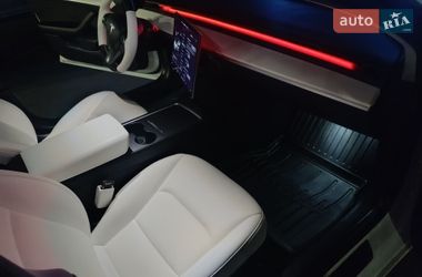 Седан Tesla Model 3 2022 в Кривом Роге
