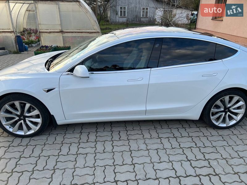 Седан Tesla Model 3 2018 в Долині фото 10 Седан Tesla Model 3 2018 в Долині