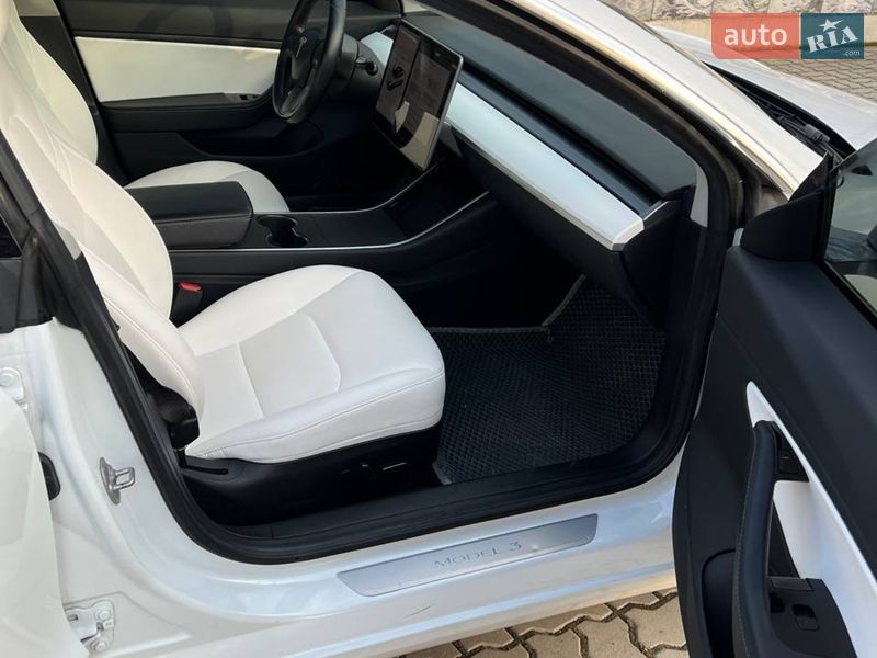 Седан Tesla Model 3 2018 в Долині фото 17 Седан Tesla Model 3 2018 в Долині
