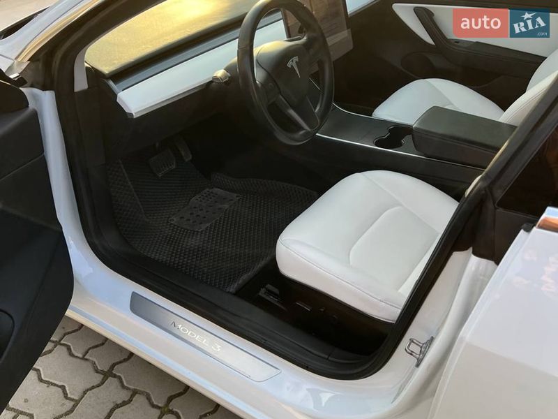 Седан Tesla Model 3 2018 в Долині фото 21 Седан Tesla Model 3 2018 в Долині