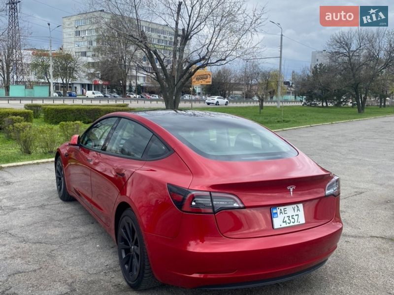 Седан Tesla Model 3 2022 в Дніпрі