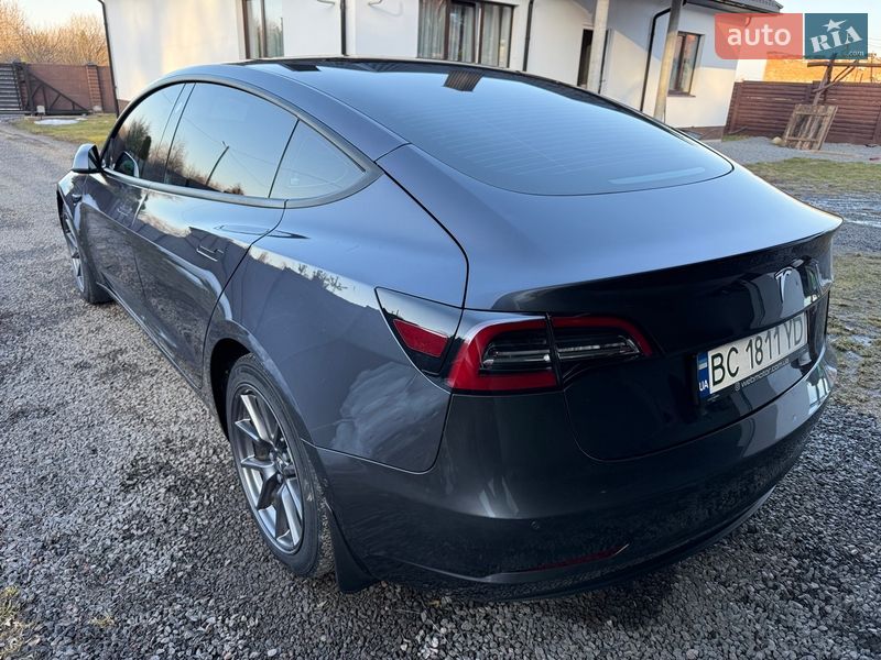 Седан Tesla Model 3 2021 в Рава-Русской