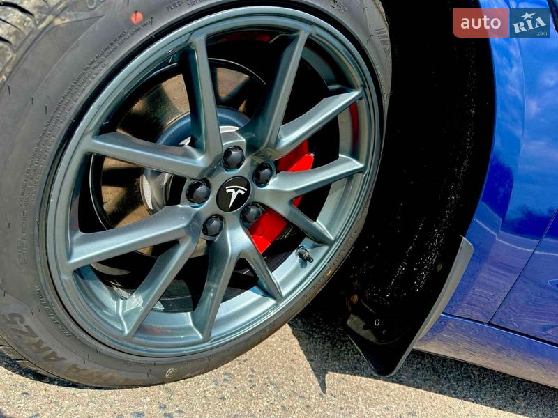 Седан Tesla Model 3 2022 в Новоархангельську