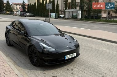 Седан Tesla Model 3 2023 в Львове