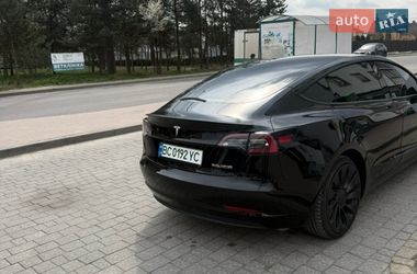 Седан Tesla Model 3 2023 в Львове