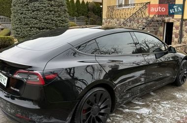 Седан Tesla Model 3 2023 в Львове
