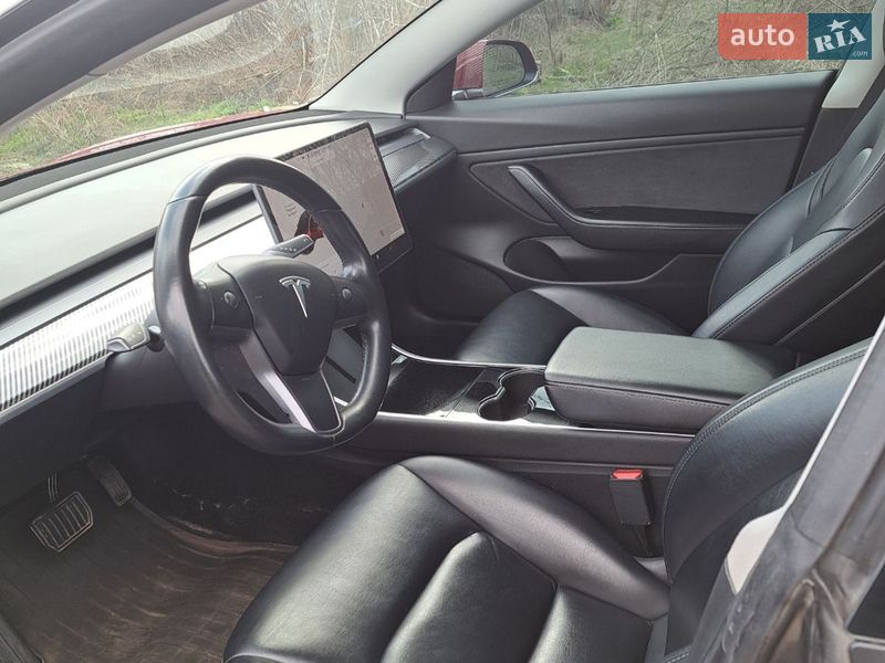 Седан Tesla Model 3 2018 в Киеве