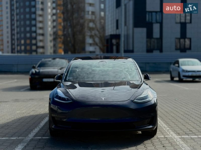 Седан Tesla Model 3 2018 в Києві
