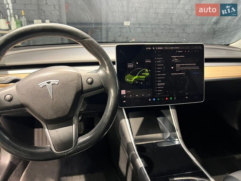 Седан Tesla Model 3 2019 в Овручі