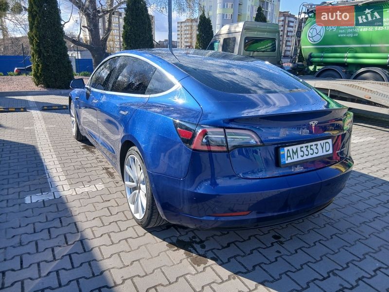 Седан Tesla Model 3 2020 в Житомирі