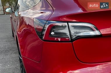 Седан Tesla Model 3 2018 в Києві
