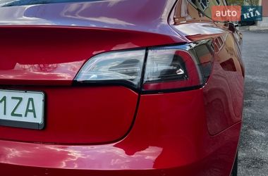 Седан Tesla Model 3 2018 в Києві