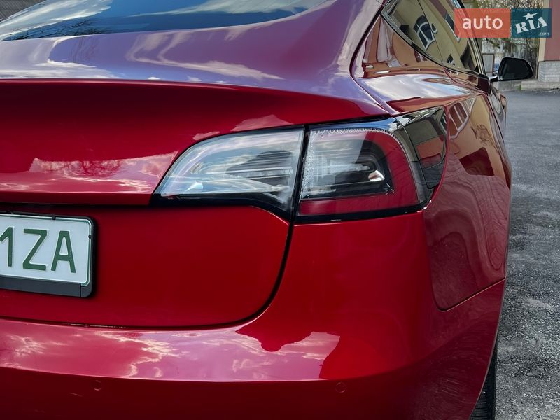 Седан Tesla Model 3 2018 в Києві