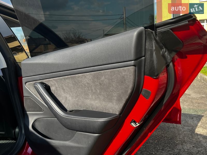 Седан Tesla Model 3 2018 в Києві