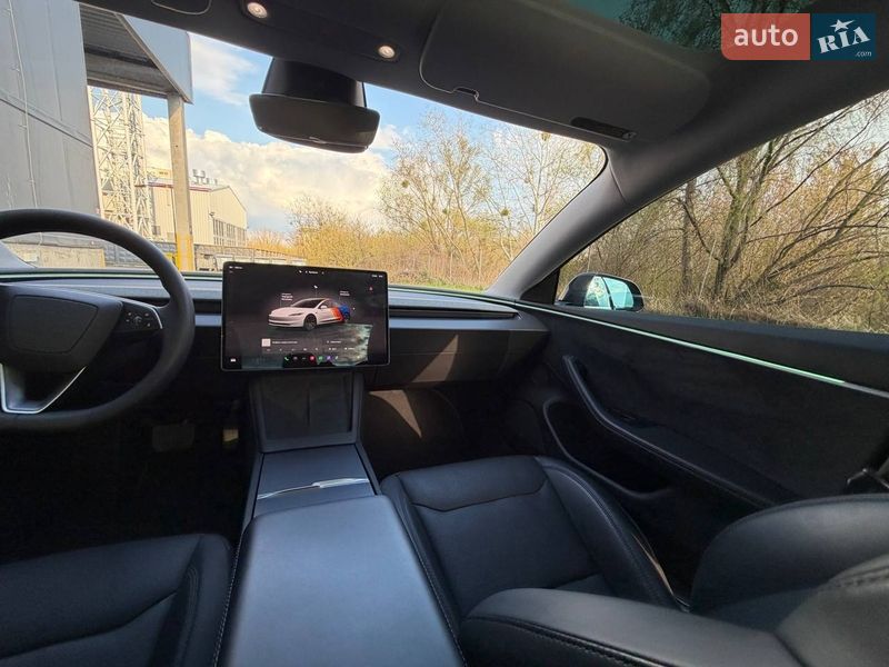 Седан Tesla Model 3 2024 в Киеве