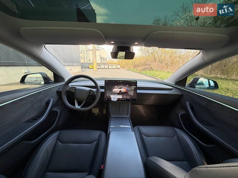 Седан Tesla Model 3 2024 в Киеве