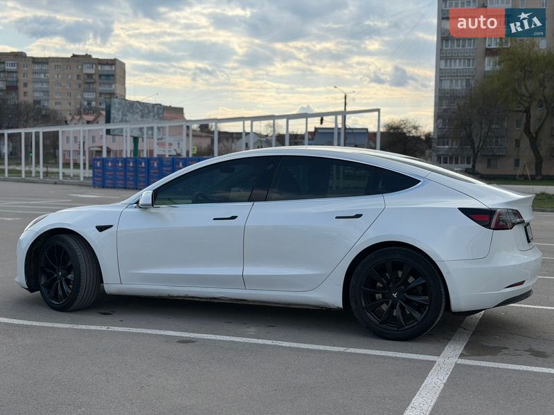 Седан Tesla Model 3 2020 в Кам'янець-Подільському