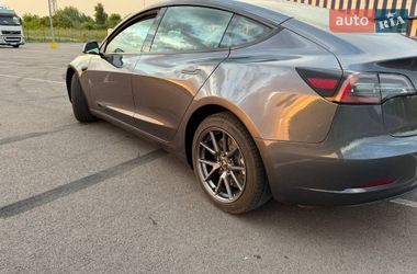 Седан Tesla Model 3 2022 в Рівному