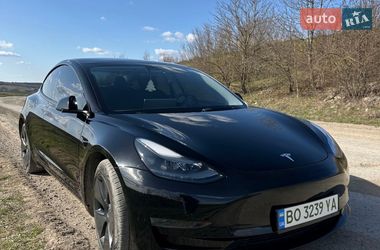 Седан Tesla Model 3 2022 в Монастыриске