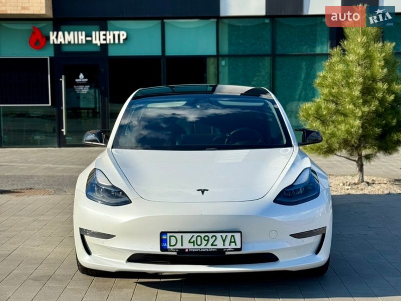 Седан Tesla Model 3 2021 в Хмельницком