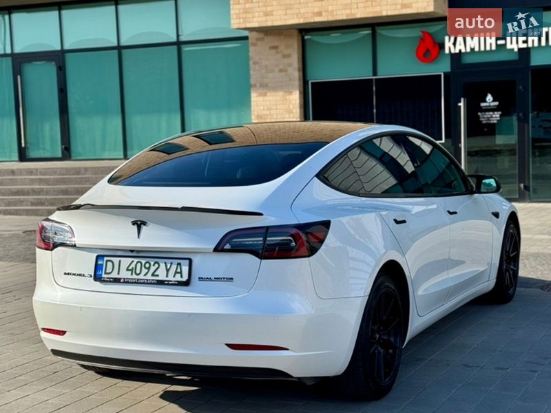 Седан Tesla Model 3 2021 в Хмельницком