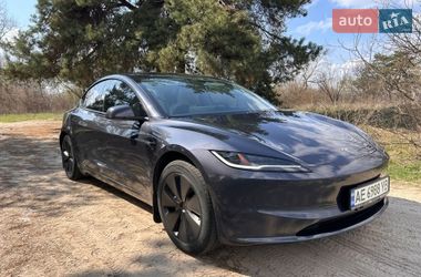 Седан Tesla Model 3 2024 в Києві
