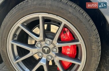 Седан Tesla Model 3 2023 в Полтаве