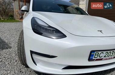 Седан Tesla Model 3 2022 в Дрогобыче