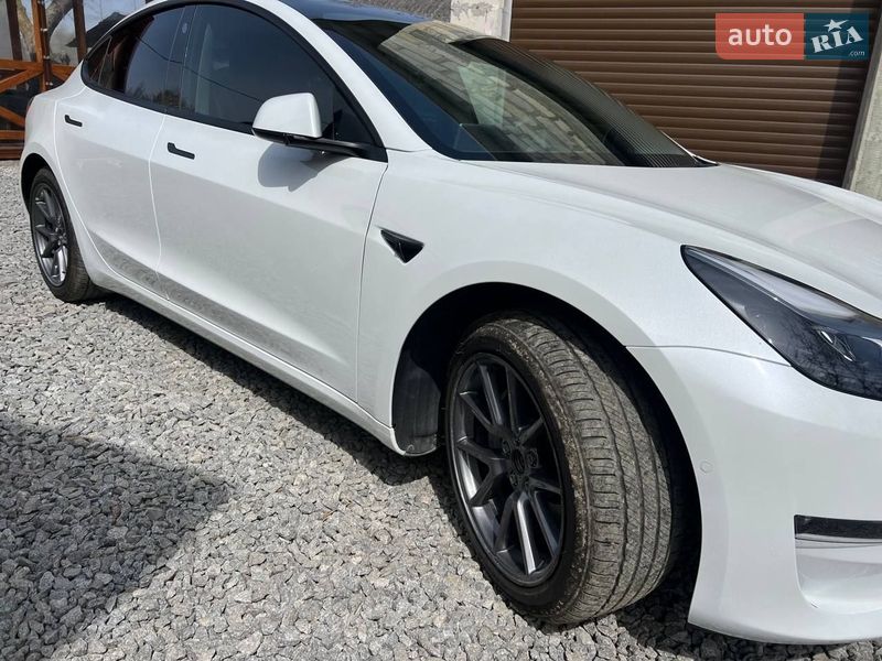 Седан Tesla Model 3 2022 в Дрогобичі фото 27 Седан Tesla Model 3 2022 в Дрогобичі
