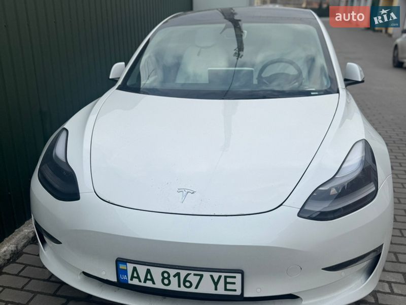 Седан Tesla Model 3 2021 в Киеве