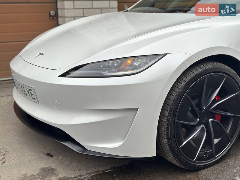 Седан Tesla Model 3 2025 в Києві