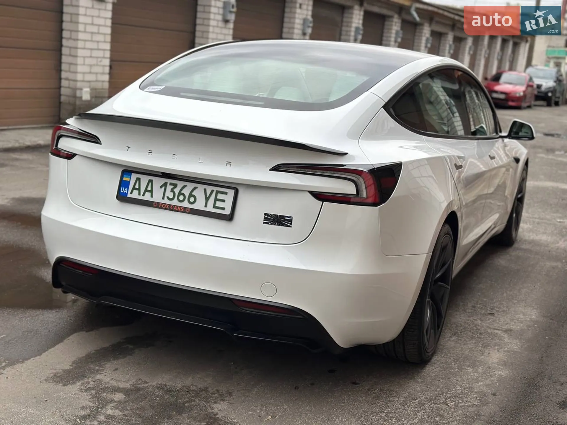 2025 Tesla Model 3 - мініатюра 15
