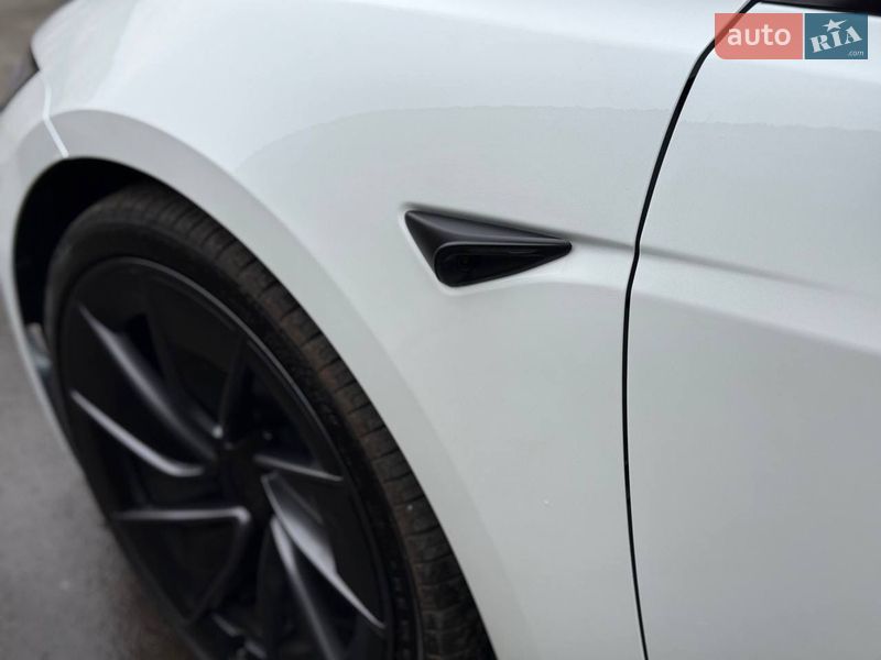 Седан Tesla Model 3 2025 в Києві