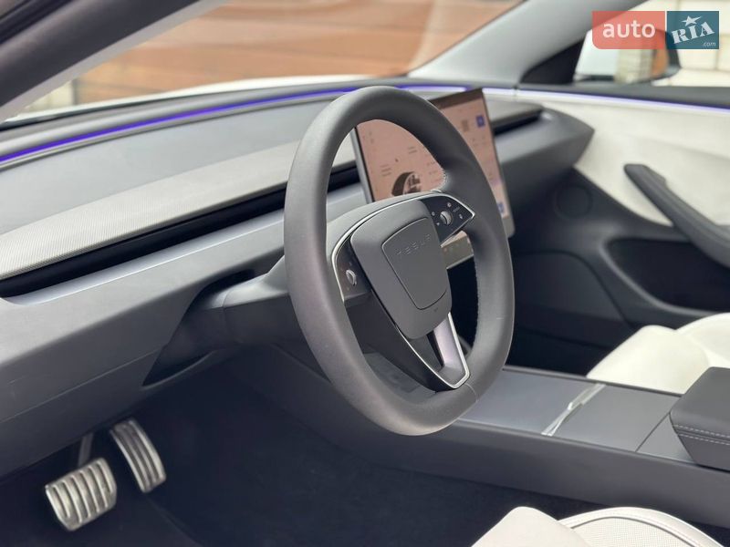 Седан Tesla Model 3 2025 в Києві