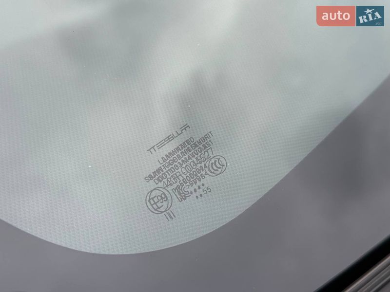 Седан Tesla Model 3 2025 в Києві