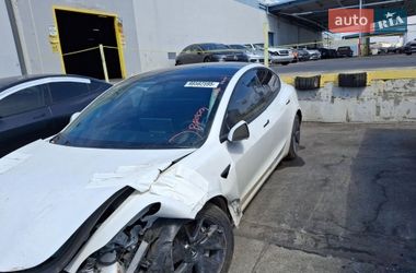 Седан Tesla Model 3 2021 в Киеве