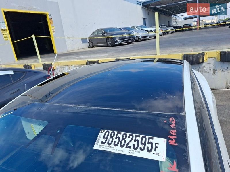Седан Tesla Model 3 2021 в Киеве