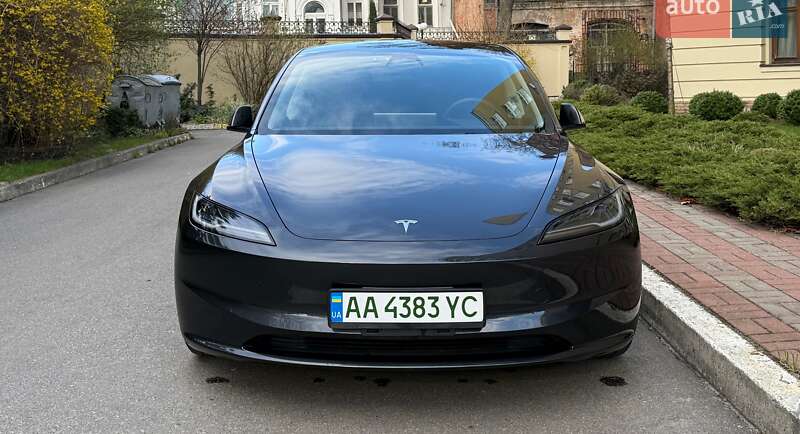Седан Tesla Model 3 2024 в Киеве