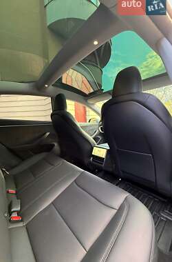 Седан Tesla Model 3 2024 в Киеве